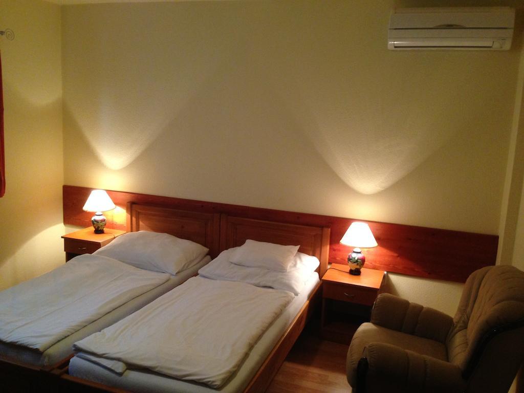 Juhasz Fogado Bed and Breakfast Fonyód Værelse billede